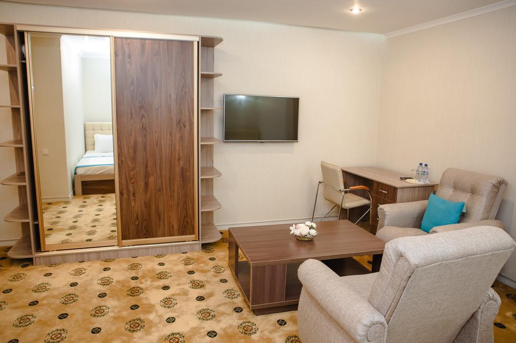 Luxury House Hotel Simkent Kültér fotó