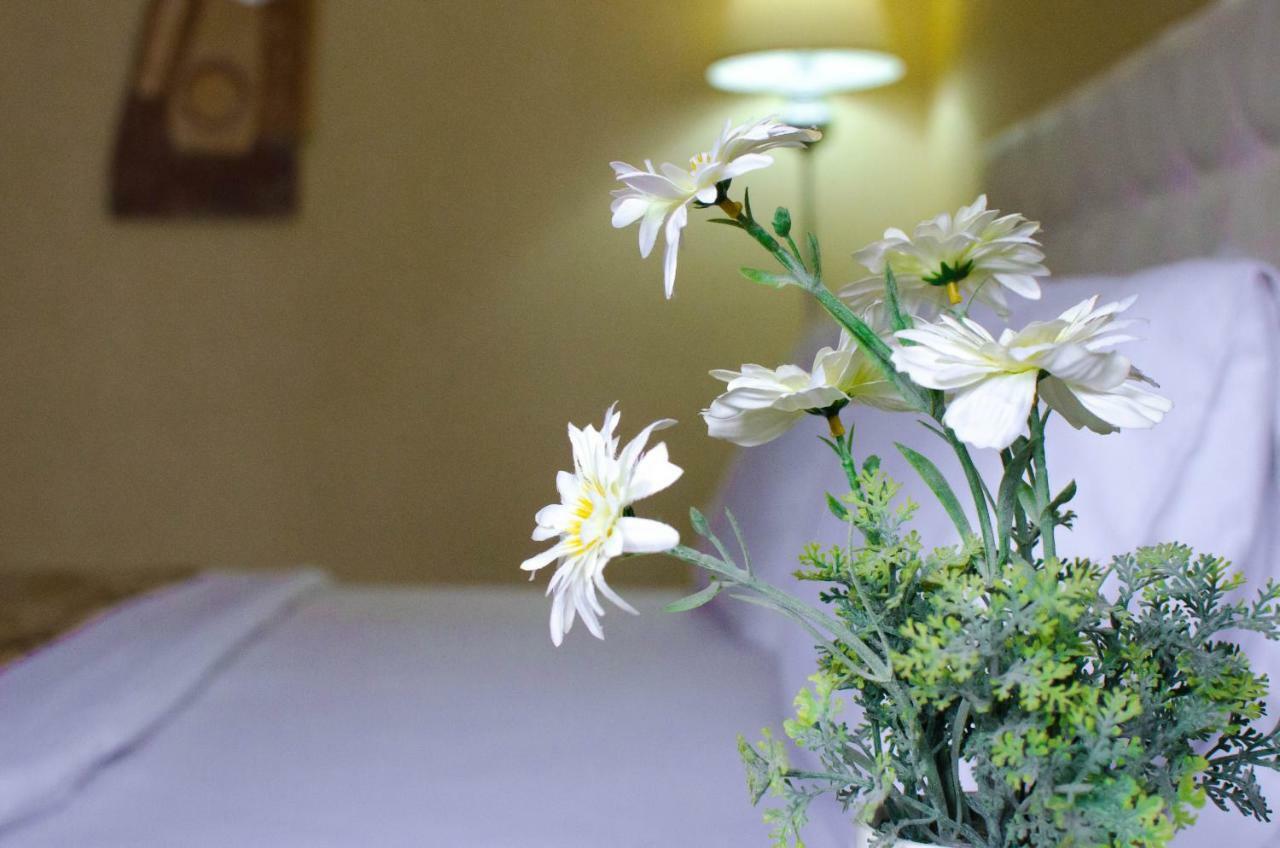 Luxury House Hotel Simkent Kültér fotó