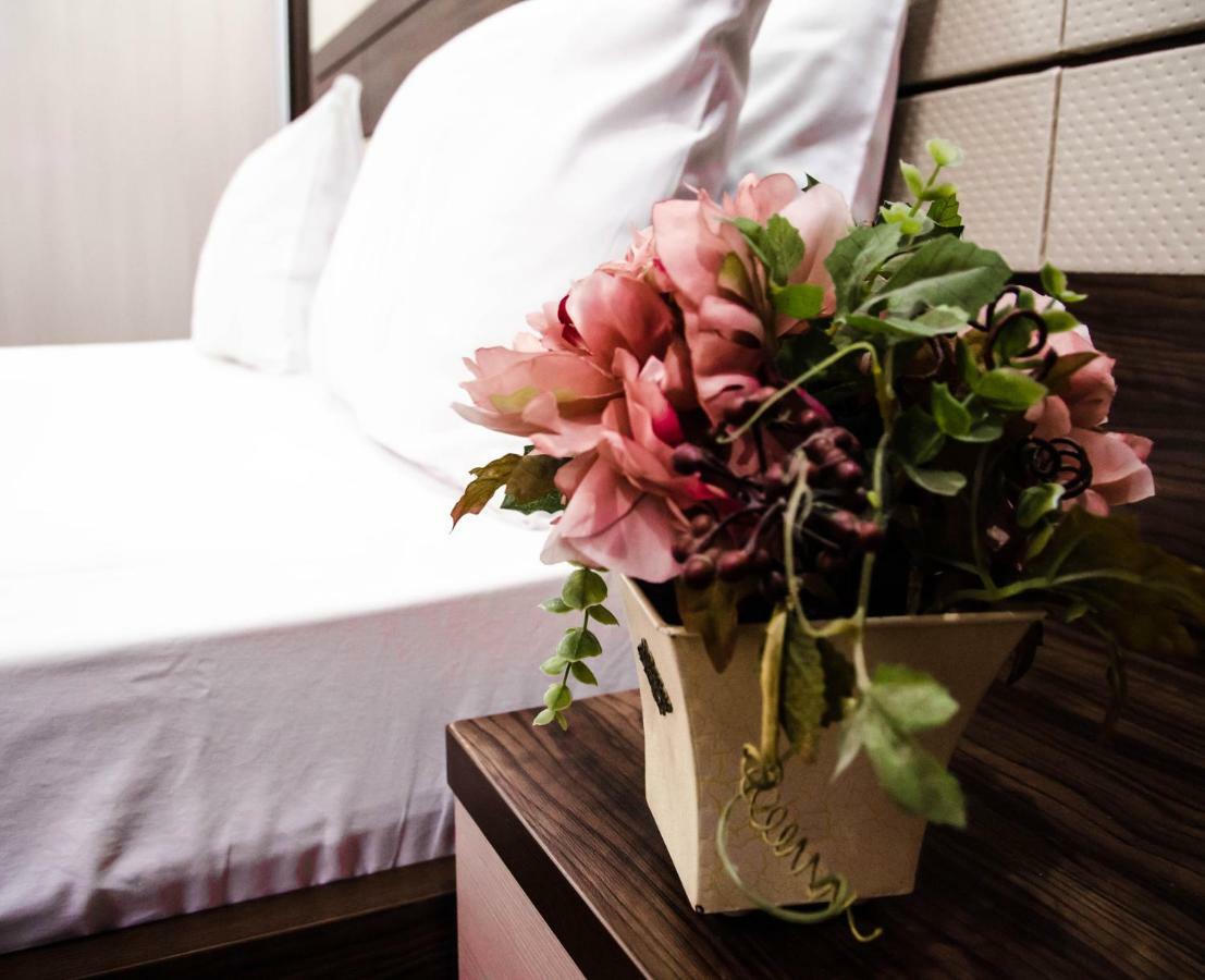 Luxury House Hotel Simkent Kültér fotó